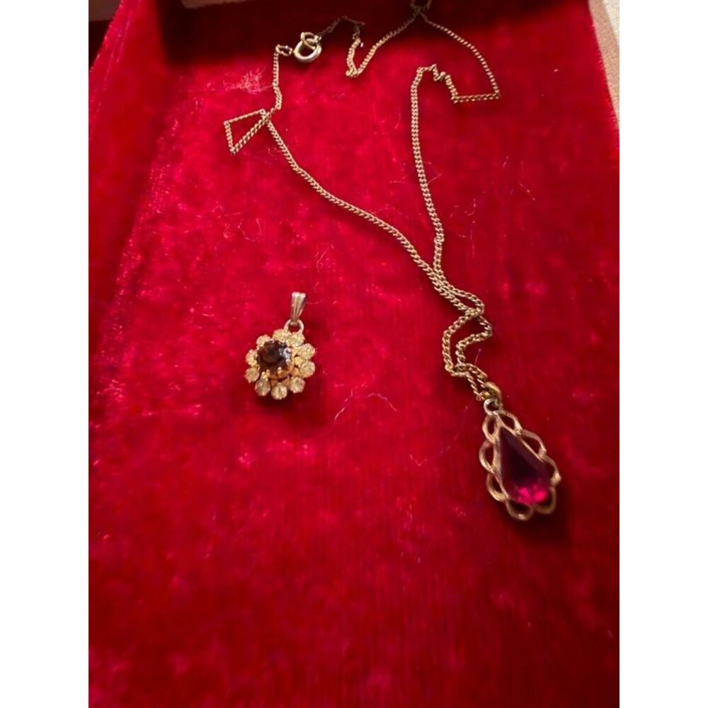 Vintage Gold Tone Red Teardrop Necklace & Matching Flower Cluster Pendant Set